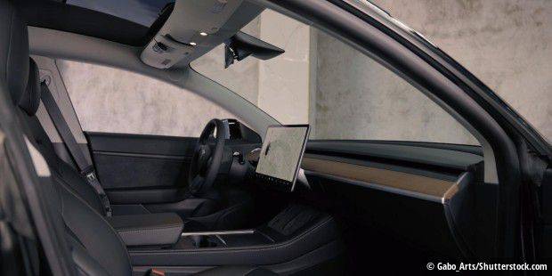 Tesla: Kamera monitoruje teraz kierowcę